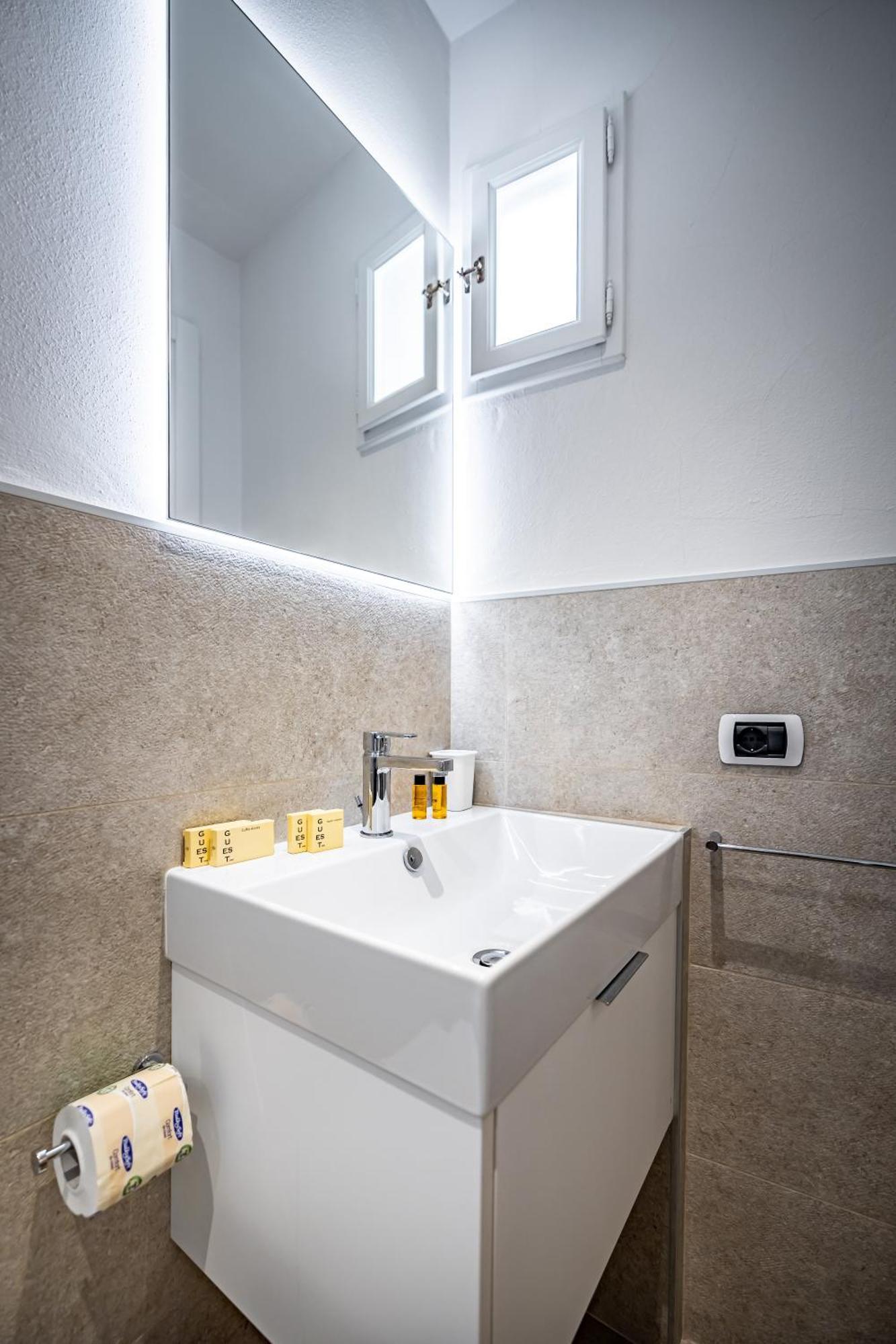 Roommo Via Dei Pilastri Giada Florenz Exterior foto